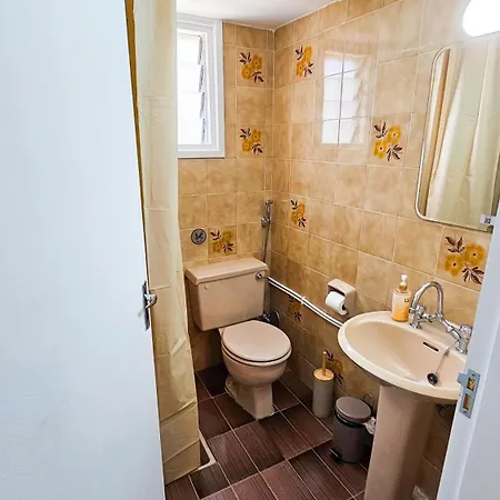 The Lemon Tree Lárnaca